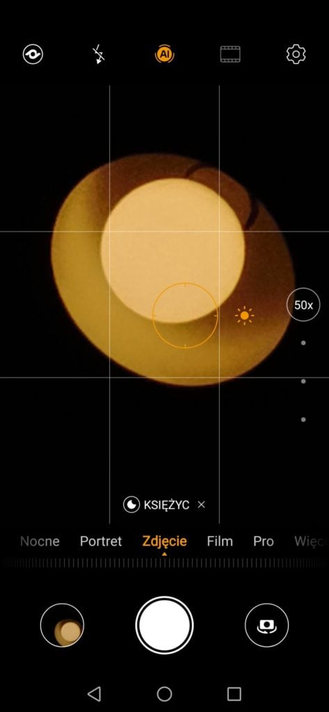 Huawei P30 Pro rozpoznaje księżyc