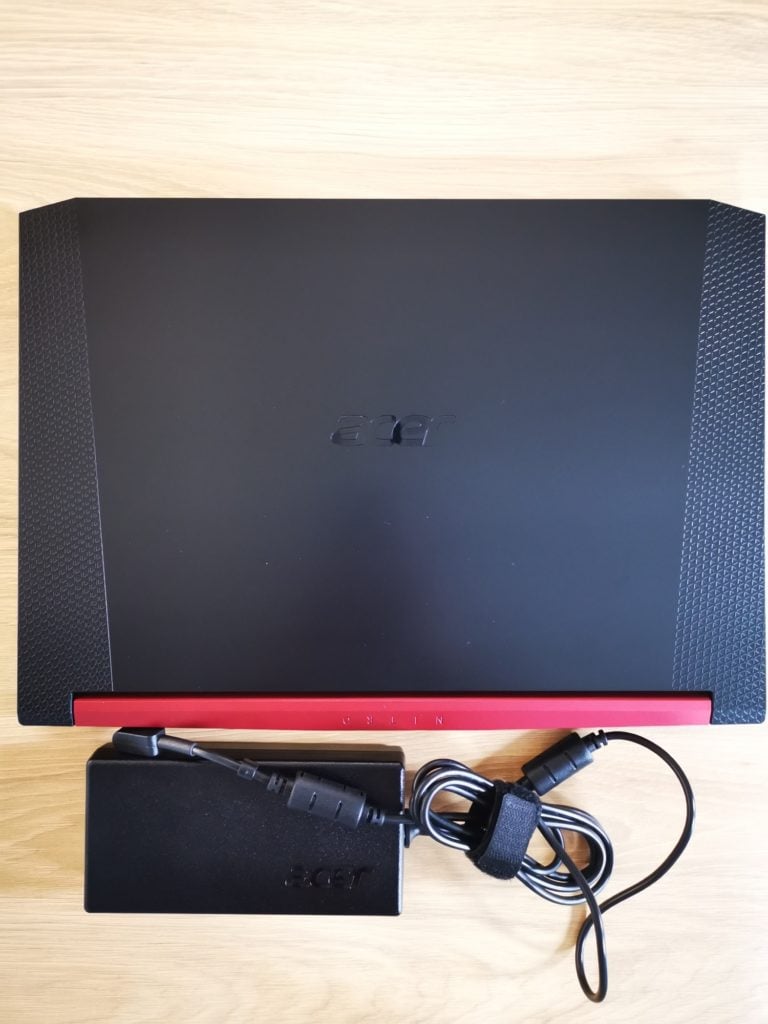 Acer Nitro 5 laptop i zasilacz