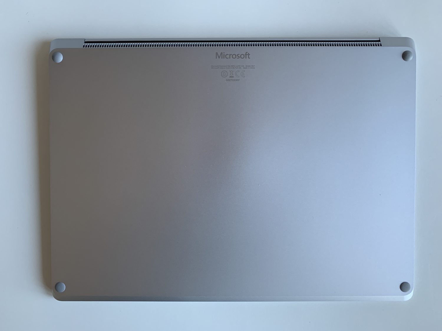 surface laptop 3 spód
