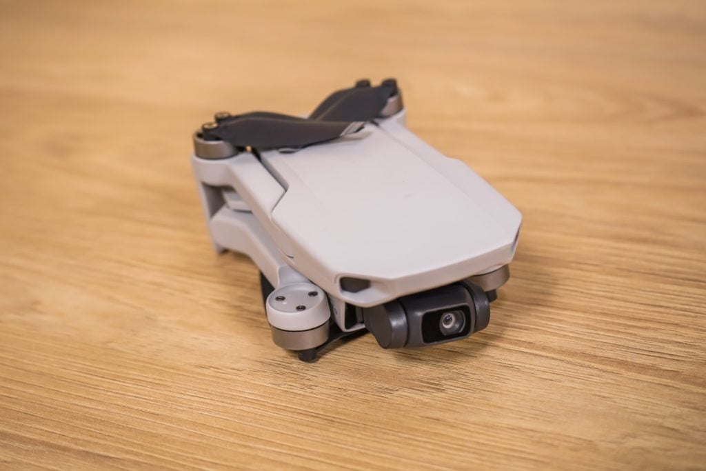 złożony dron mavic mini
