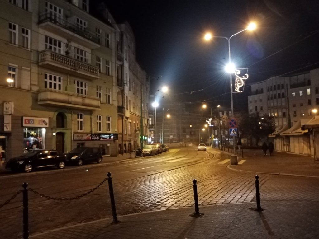 Zdjęcie nocne z Huawei Y6s Poznań