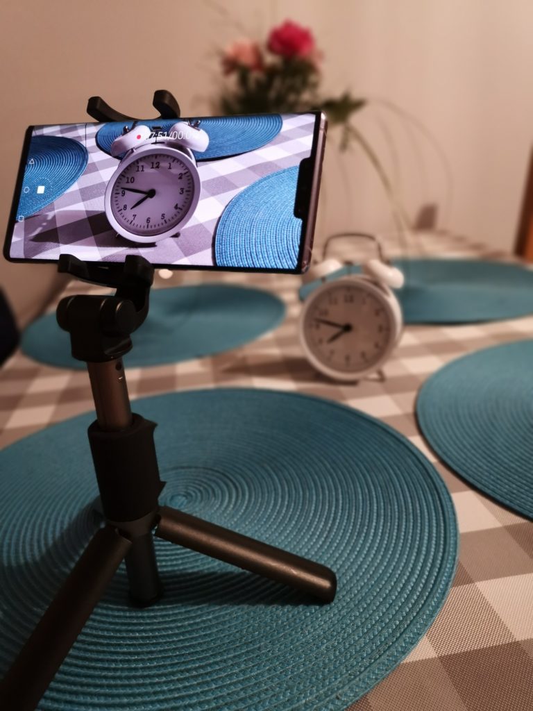 Huawei Mate 30 Pro w statywie time lapse