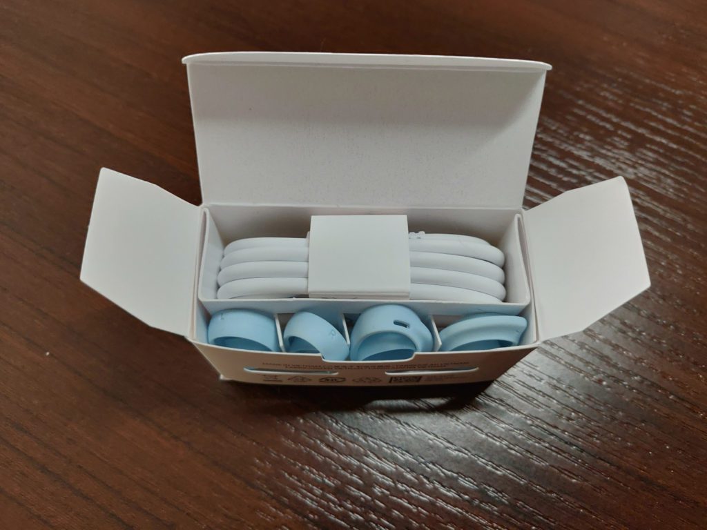 Samsung Buds+ kabel i skrzydełka w dodatkowym pudełku