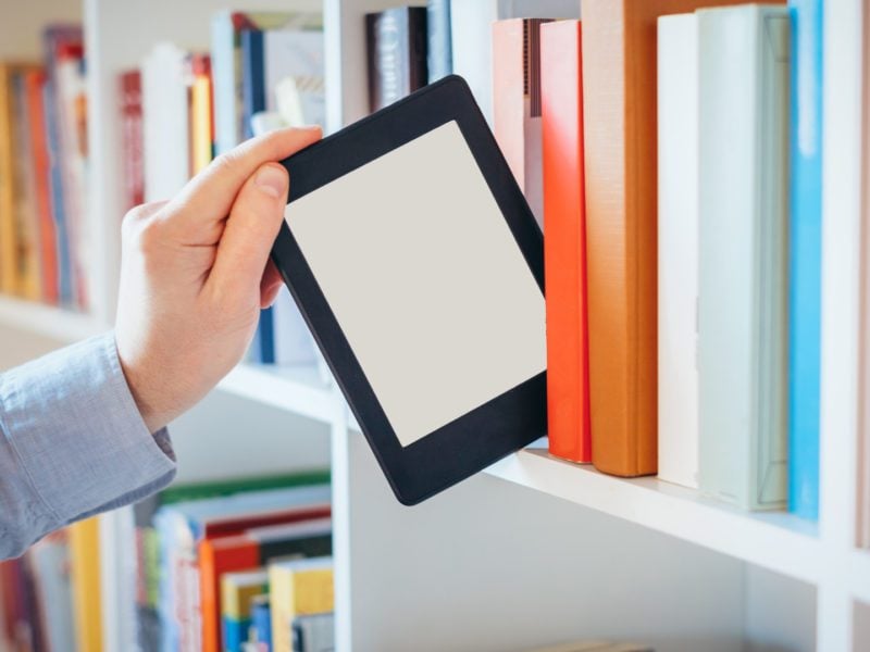 Jak działa czytnik e-book? Czym jest e-papier? Wyjaśnienie technologii i zasad działania