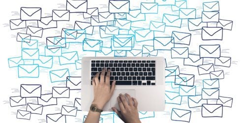Jak – poprawnie – napisać e-mail? Przypominamy kilka zasad