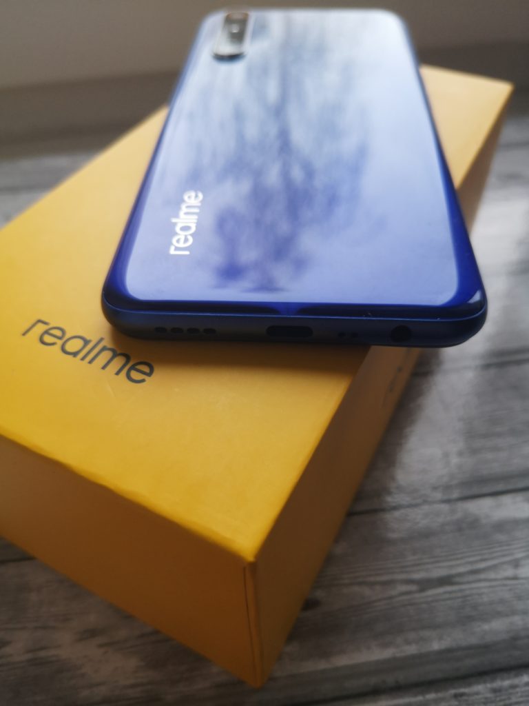 Gniazda smartfona Realme 6