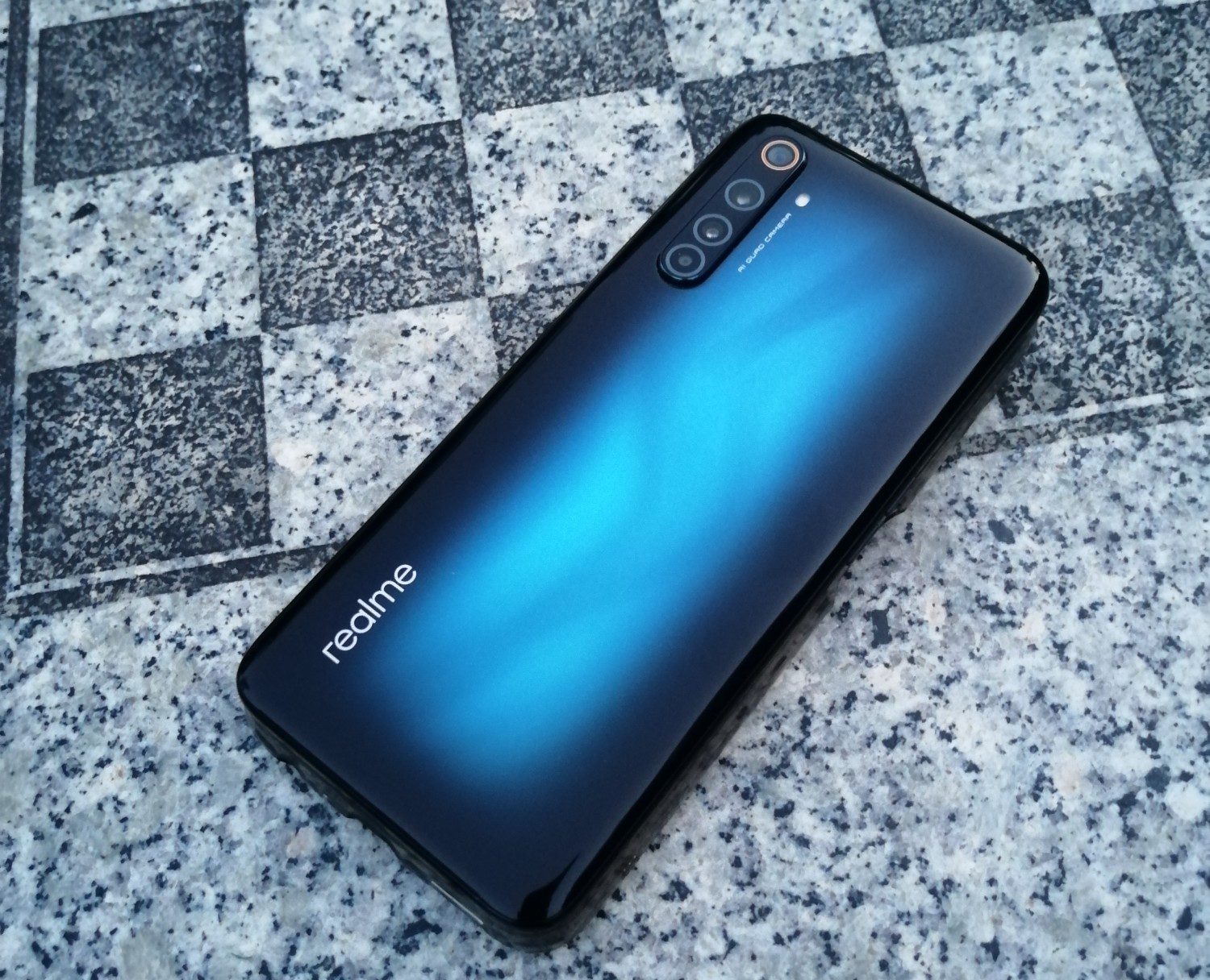 Recenzja Realme 6 Pro. Czy smartfon inspirowany błyskawicą robi ...