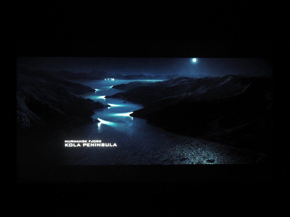 kadr z filmu ocean ognia na ekranie 55xh9505