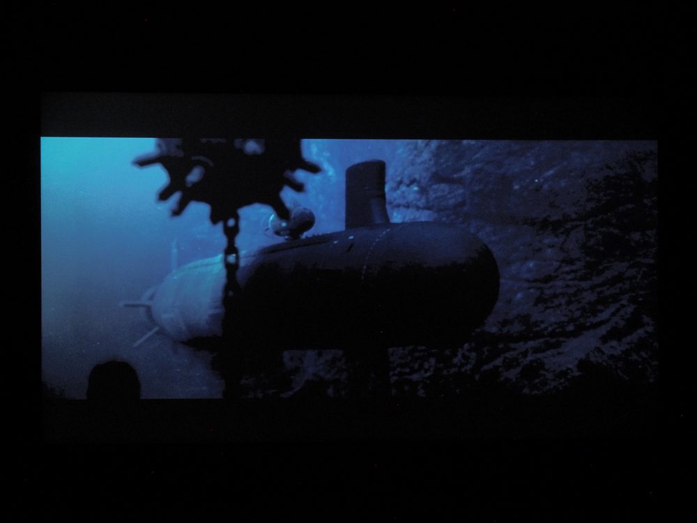 kadr z filmu ocean ognia na ekranie 55xh9505