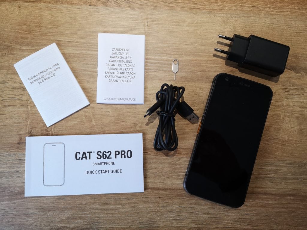 CAT S62 Pro zawartość pudełka