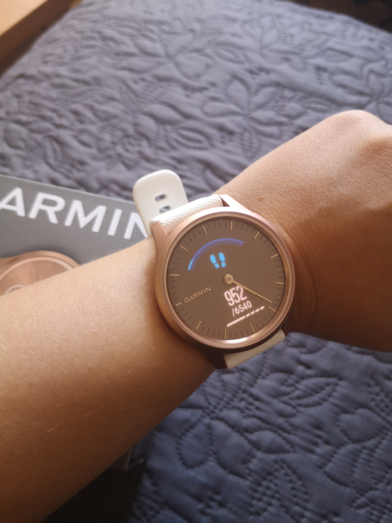 garmin vivomove style cena