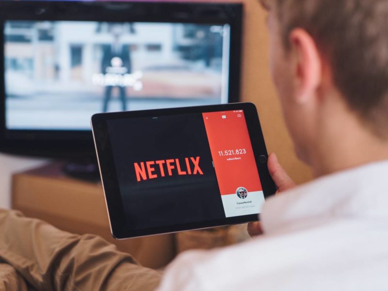Netflix udostępnia filmy i seriale za darmo