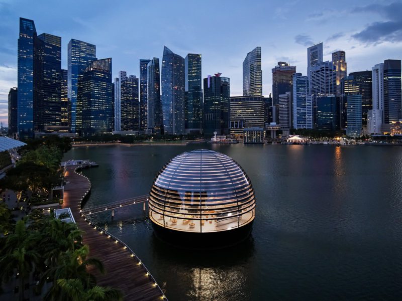 Apple otwiera w Singapurze swój pierwszy pływający sklep