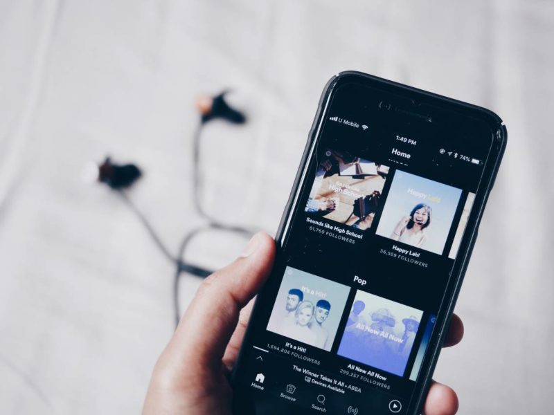 Wirtualny DJ w Spotify. Sztuczna inteligencja przygotuje i skomentuje spersonalizowany strumień muzyki