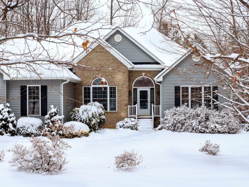 Inteligentny dom zimą – jak przygotować i o czym warto pamiętać?