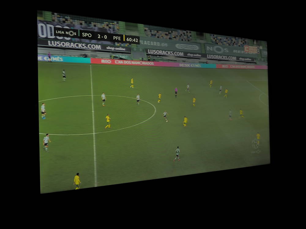 mecz piłki nożnej na ekranie telewizora tc 50p610