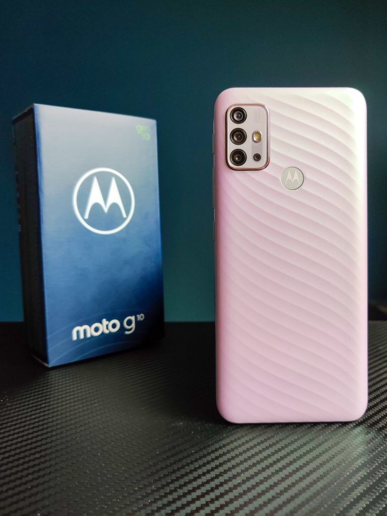 Motorola Moto G10 tył na stojąco