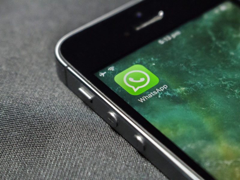 WhatsApp pozwoli na przesyłanie 100 zdjęć na raz. To nie jedyna nowość