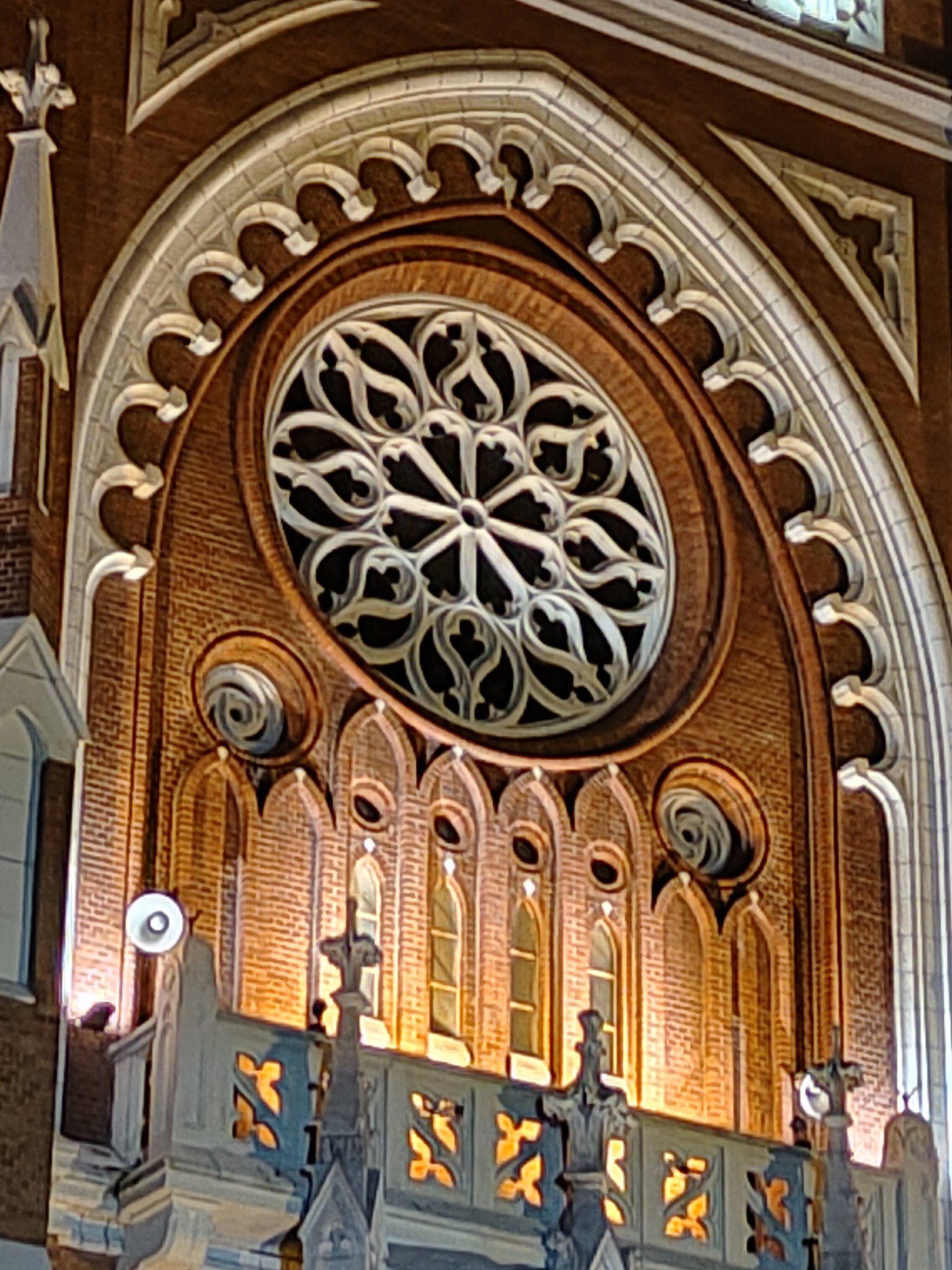 katedra w ultra night z zoomem x5