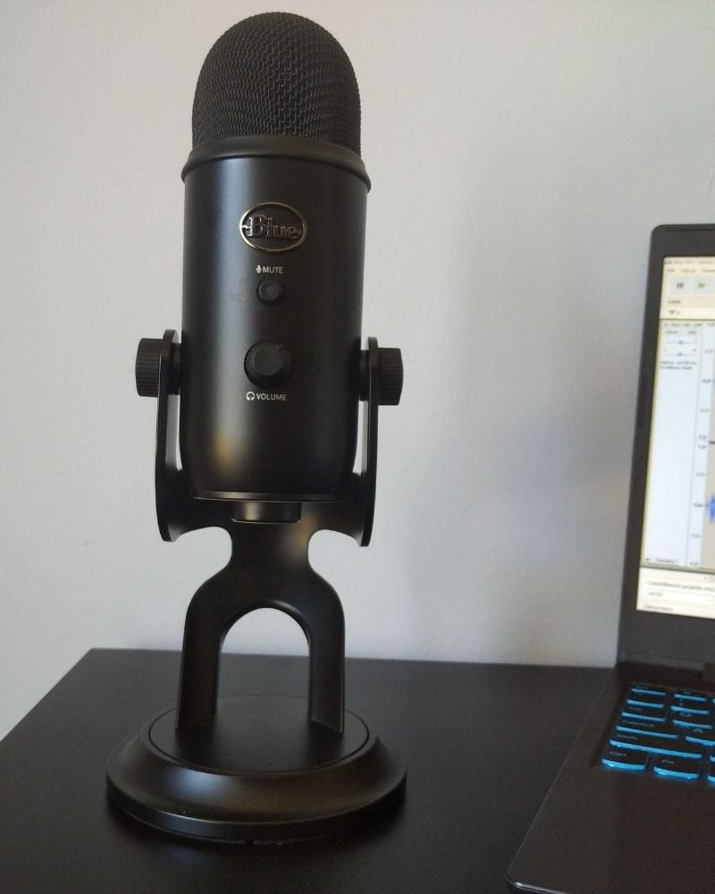 mikrofon na biurku