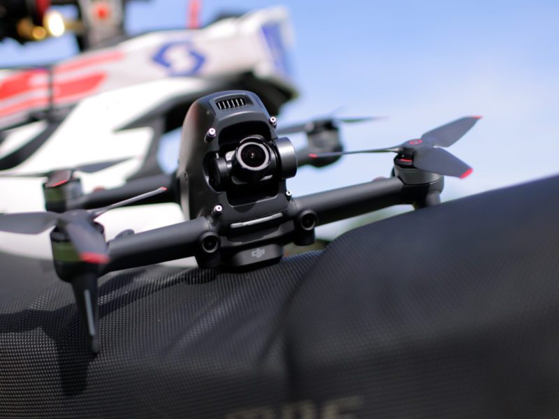 Szybki, szybszy, DJI FPV. Recenzja drona FPV dla tych, którzy chcieliby „liznąć” temat, ale trochę się boją