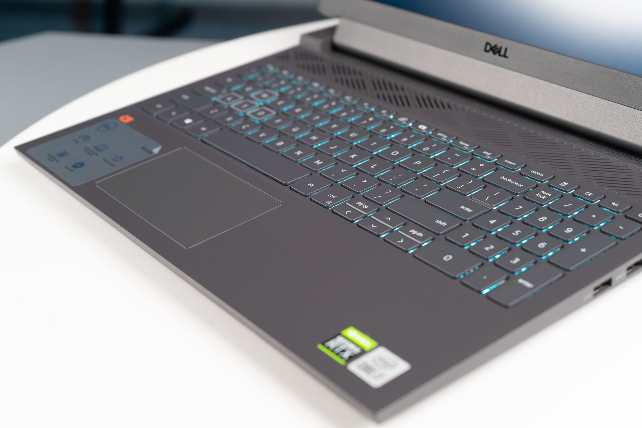 Recenzja gamingowego laptopa Dell Inspiron G15 Geex