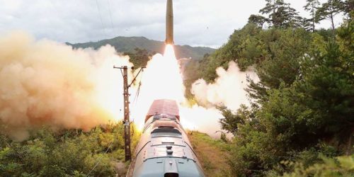 Korea Północna wystrzeliła pocisk balistyczny z wyrzutni kolejowej