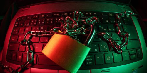 Cyberbezpieczeństwo pracy zdalnej. Jak chronić cyfrowe dane firmowe przed kradzieżą?