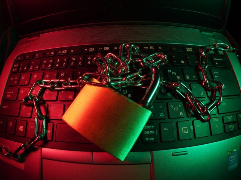 Cyberbezpieczeństwo pracy zdalnej. Jak chronić cyfrowe dane firmowe przed kradzieżą?