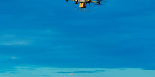 Dostawy zaopatrzenia dronami. U.S. Navy testuje dwa modele