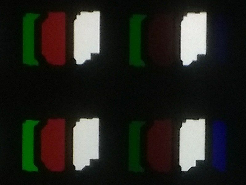 matryca telewizora LG OLED48C1 - zielone, czerwone, niebieskie i białe piksele