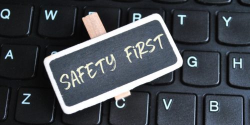 10 zasad bezpiecznego korzystania z sieci – zadbaj o swoje bezpieczeństwo w Internecie
