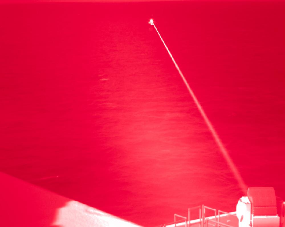 USS Portland laser strzał