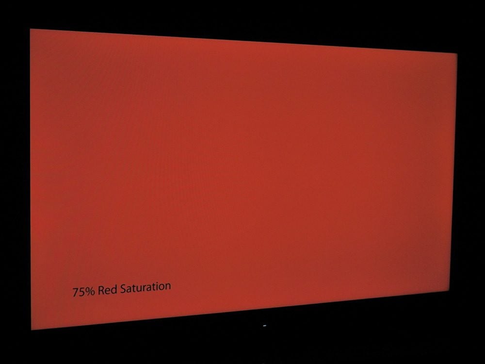 plansza nasyconej w 75% czerwieni oglądana pod kątem