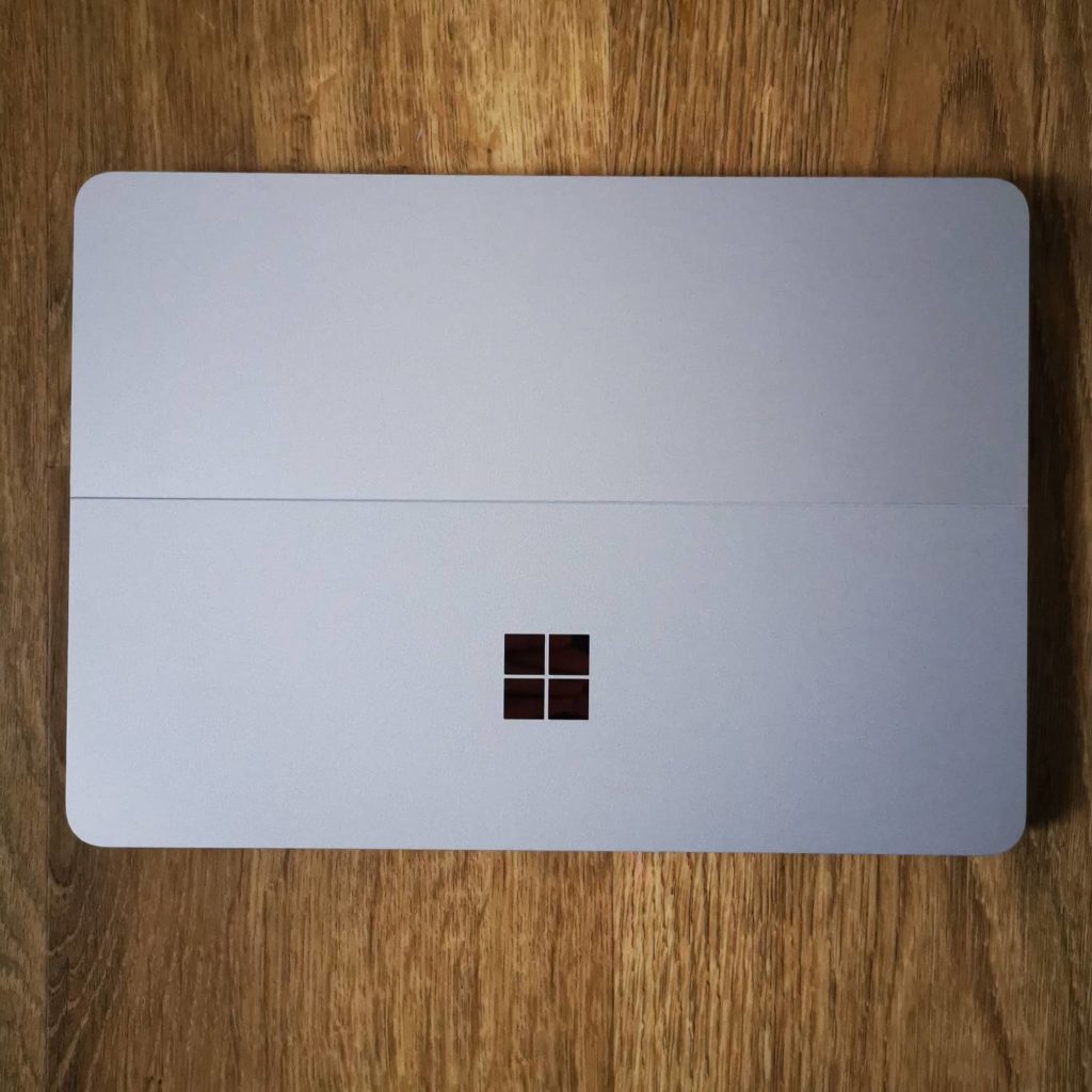 Microsoft Surface Laptop Studio obudowa z aluminium i magnezu