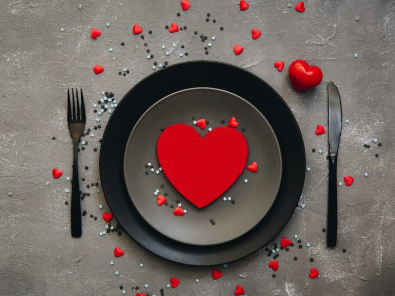 Walentynki – świętować czy nie? Plusy i minusy obchodzenia święta zakochanych