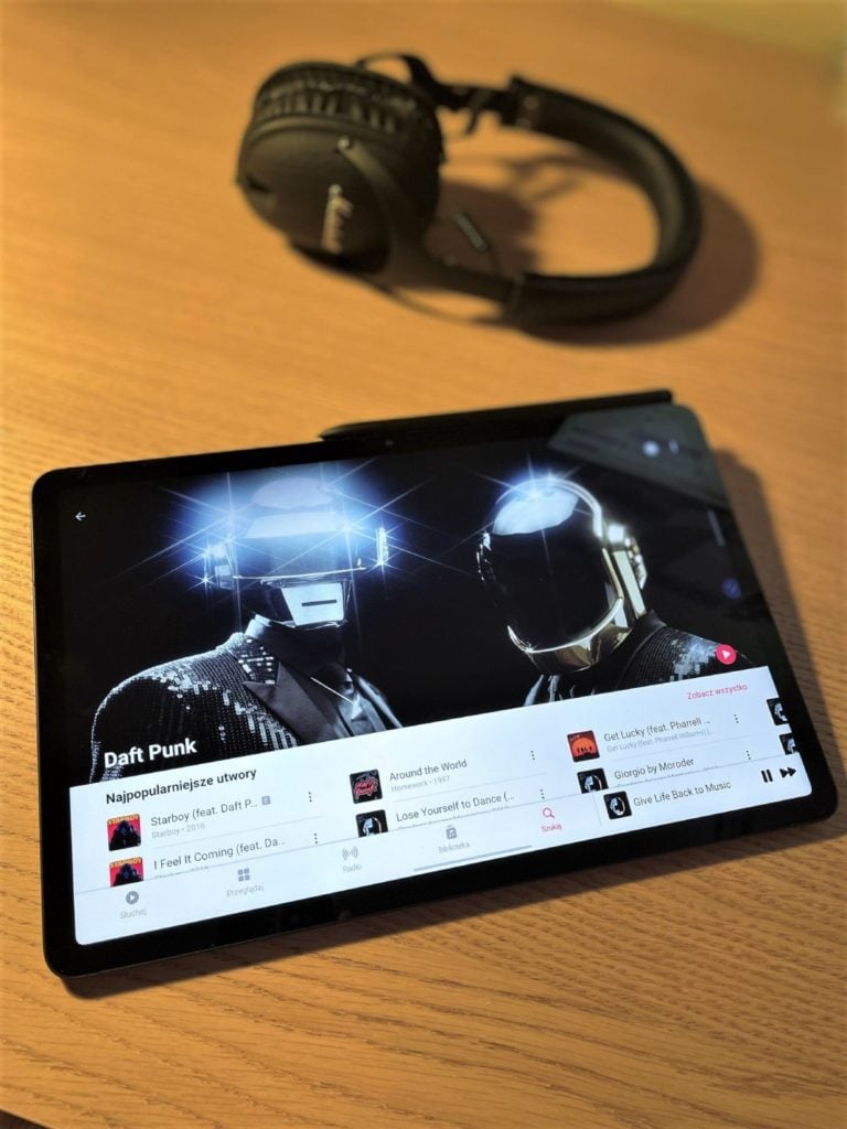 Samsung Galaxy Tab S8 słuchanie muzyki