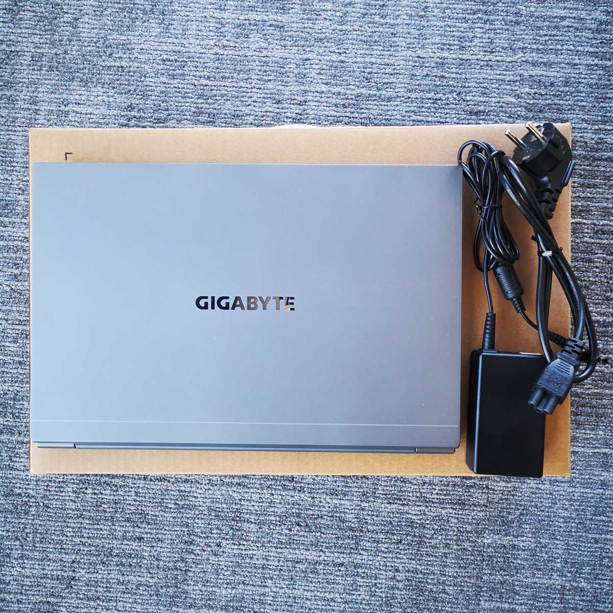 gigabyte-u4-zawartosc-opakowania