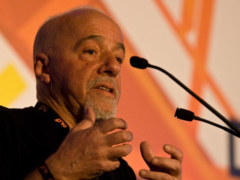 Paulo Coelho postanowił być znanym z innego powodu niż grafomańskie książki. Udało się