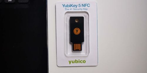 Hakerzy ich nienawidzą! Poznaj klucze zabezpieczeń USB na przykładzie YubiKey 5 NFC