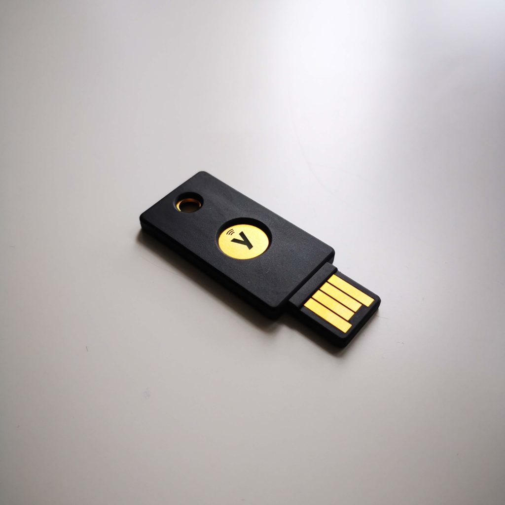 Yubico YubiKey 5 NFC klucz zabezpieczeń USB