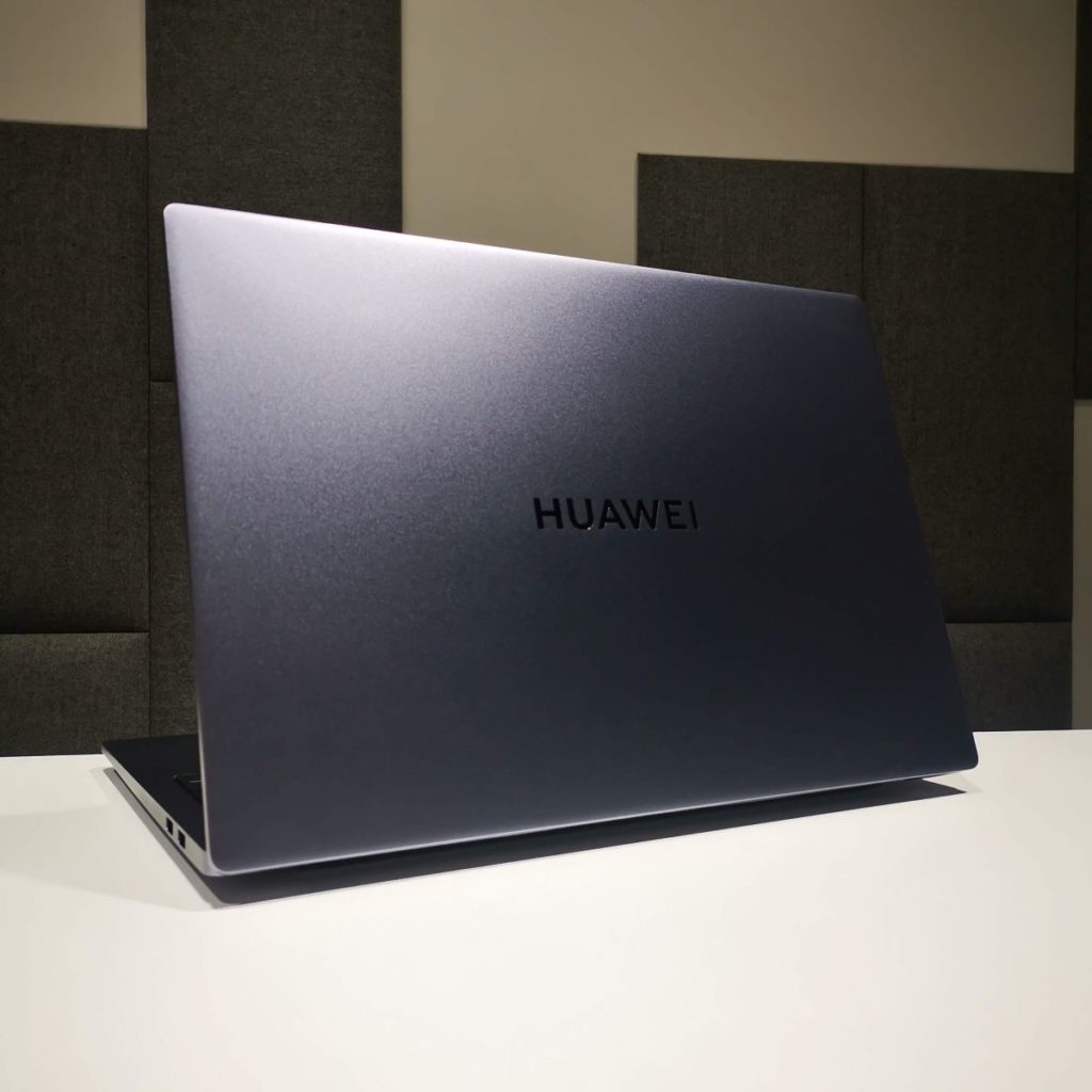 Huawei MateBook D 16 2022 aluminiowa pokrywa laptopa