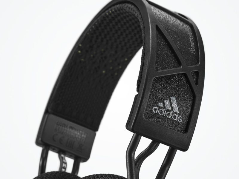Samoładujące się słuchawki słoneczne Adidas już w sprzedaży