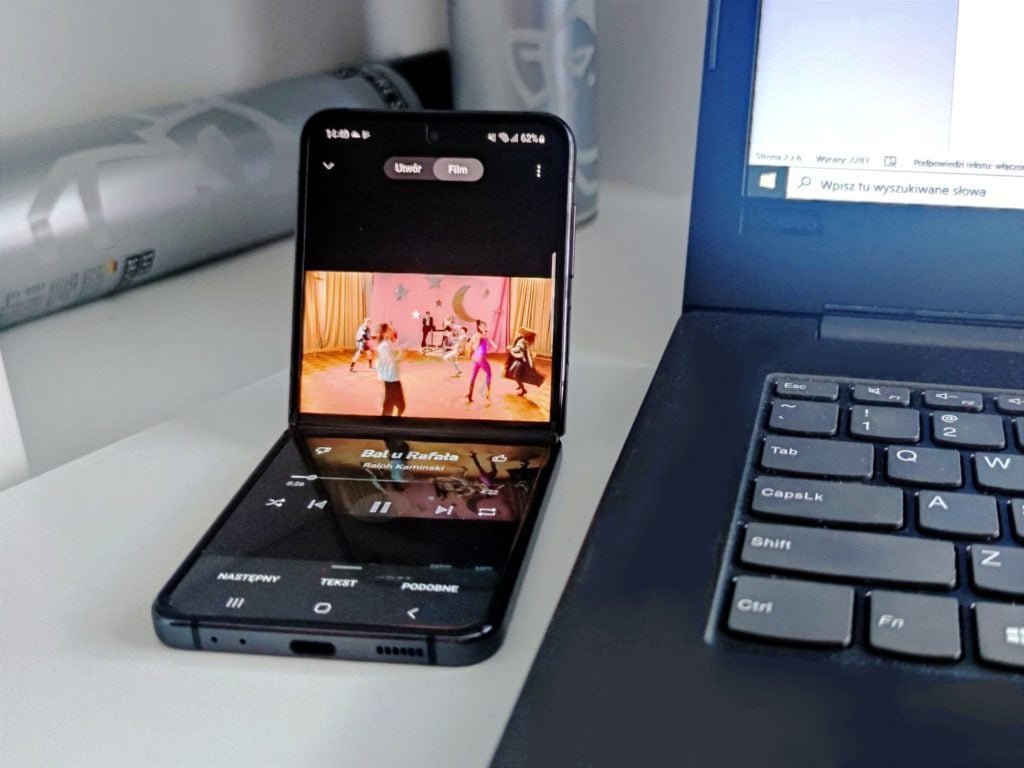 rozrywka multimedialna z Galaxy Z Flip4
