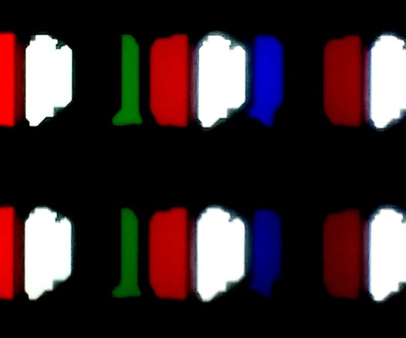 03a-LG-OLED55B2-struktura-subpikseli.jpg