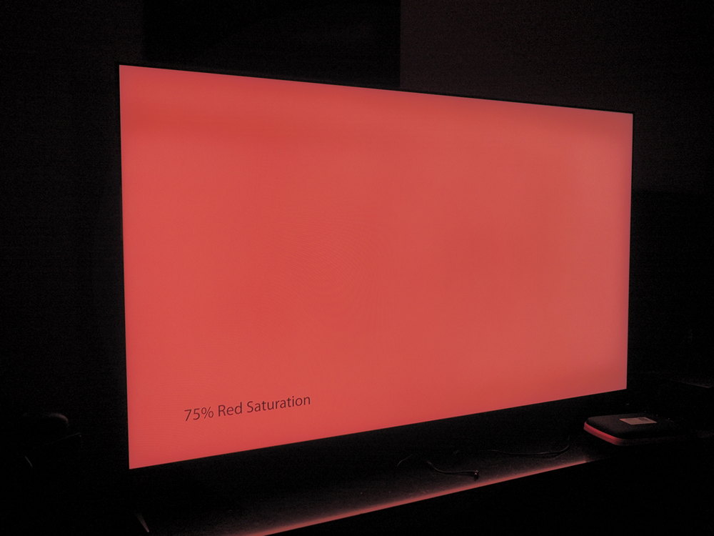 Czerwień pod kątem Sony 65X95K
