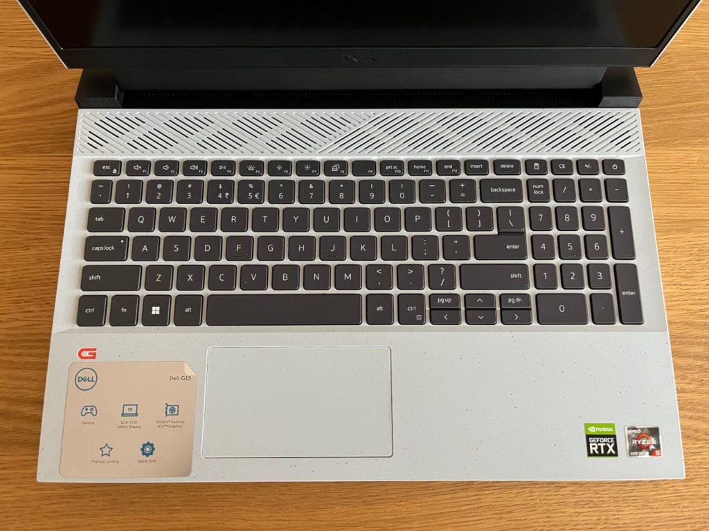 klawiatura z sekcją numeryczną w laptopie dell g15