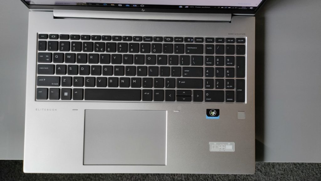 HP EliteBook 865 G9 gładzik i klawiatura