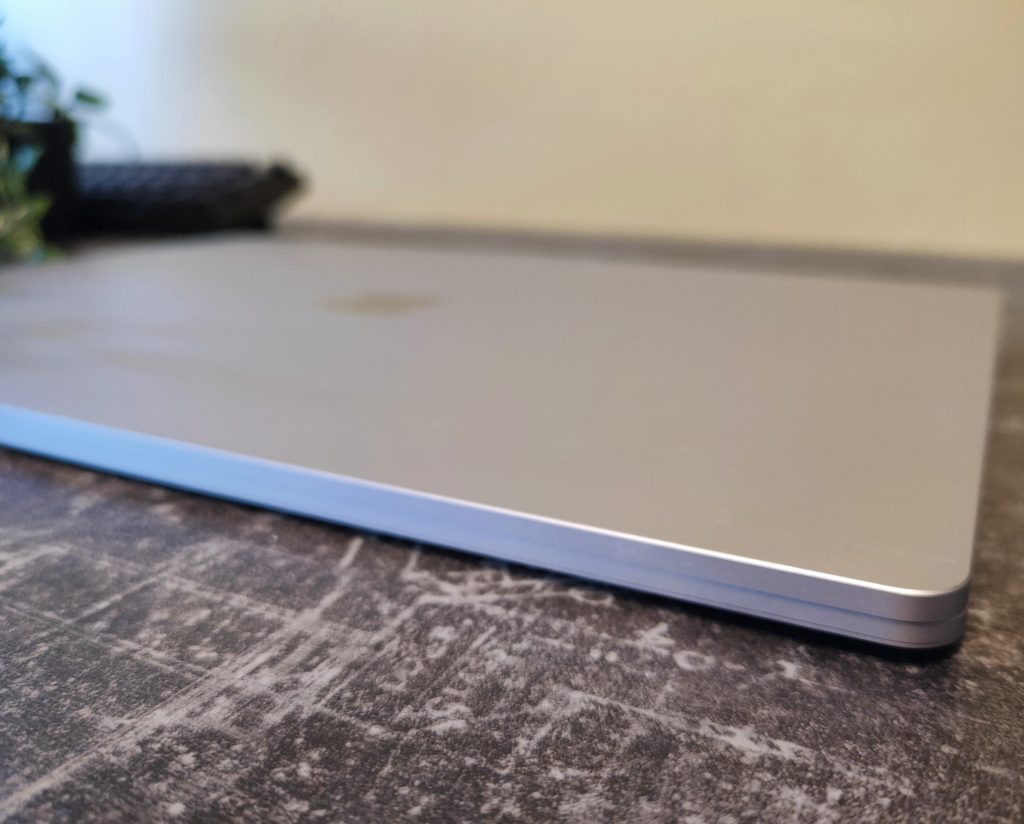 Microsoft Surface laptop 5 kształt