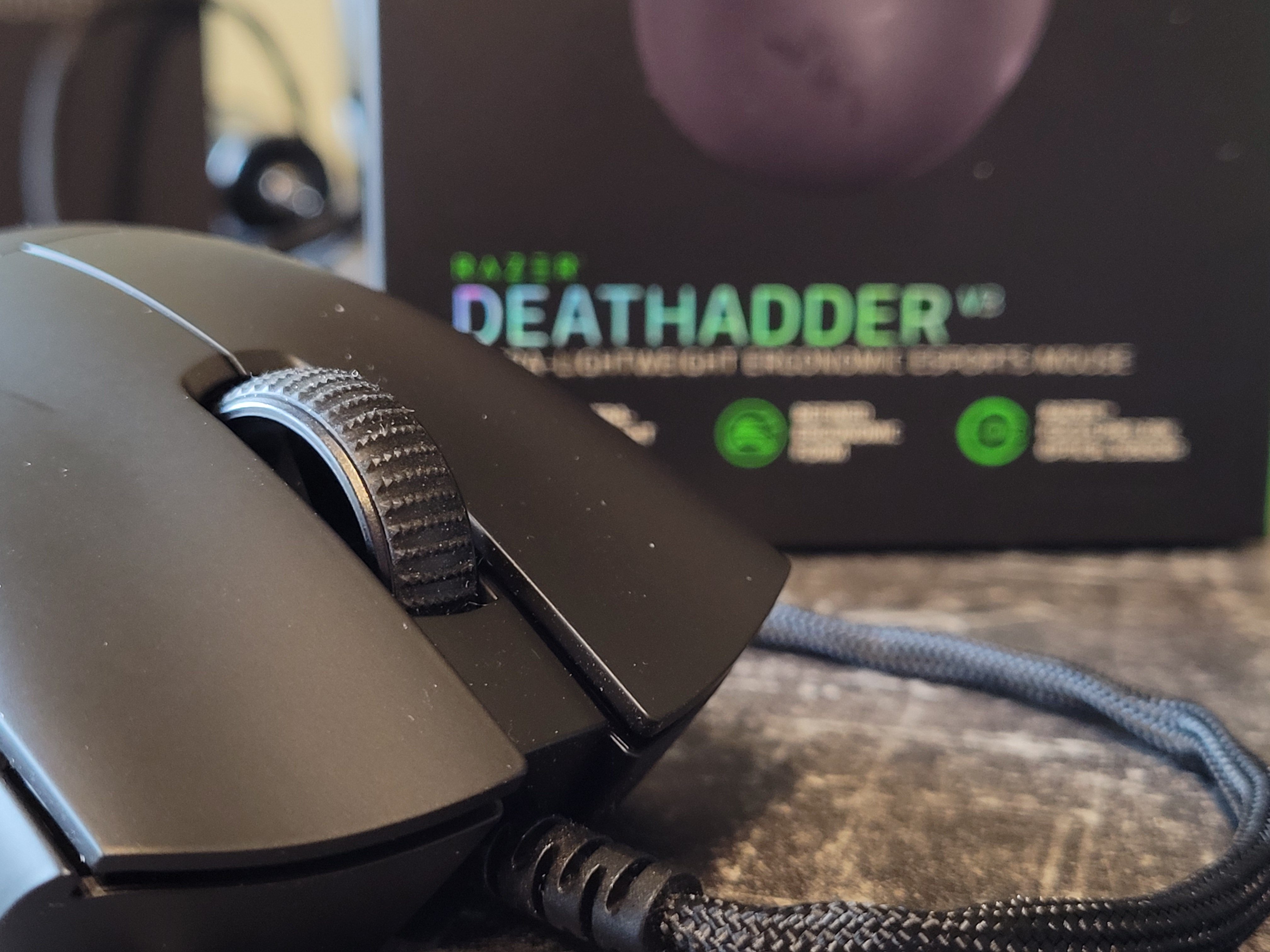 Lekkość i precyzja. Recenzja myszy Razer DeathAdder V3